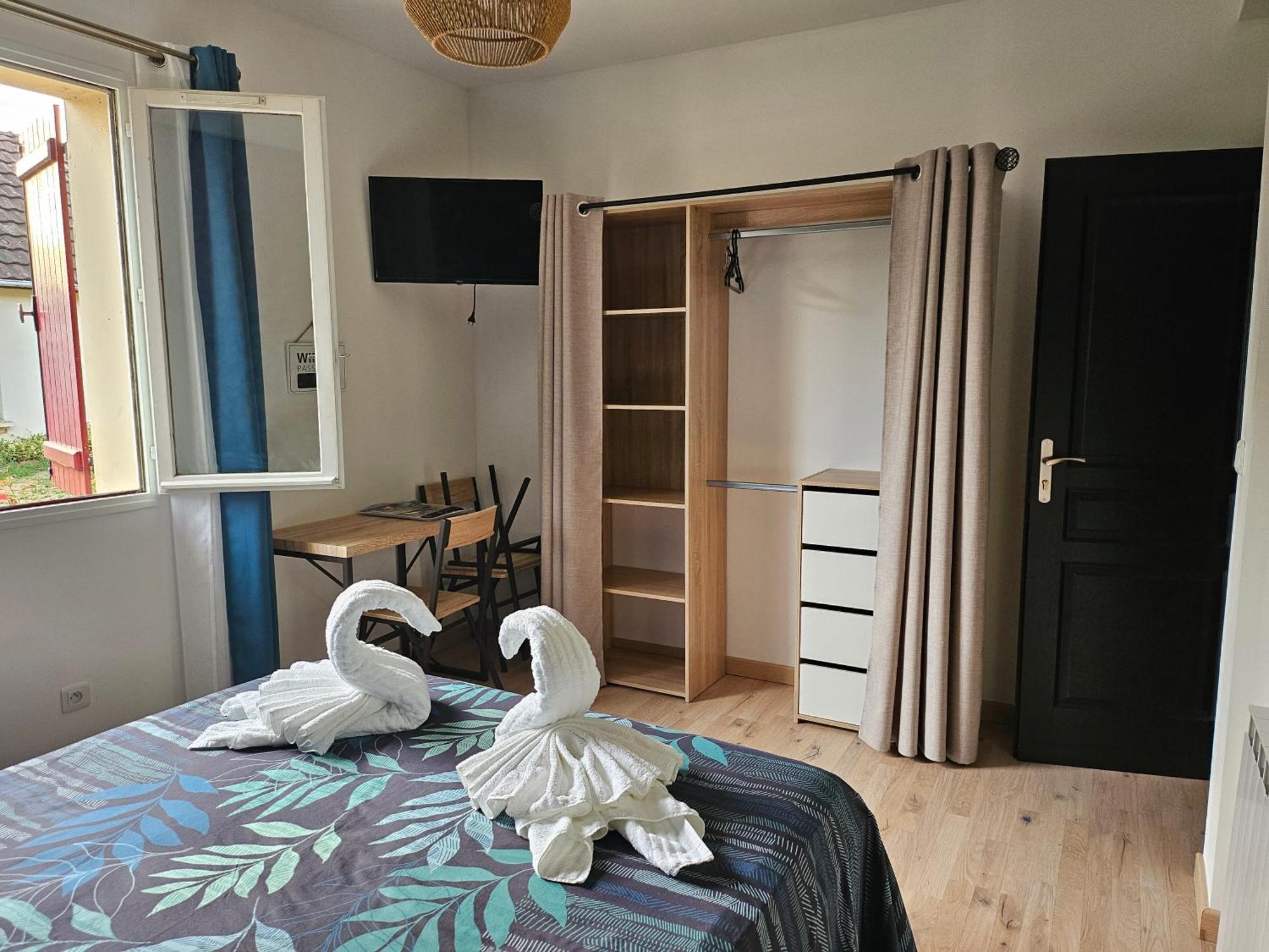 Les Chambres D'Estelle Guécélard Chambre photo